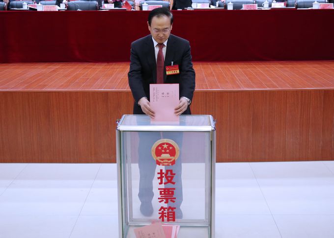 ��ѡ�������������������˴�ί��ίԱ