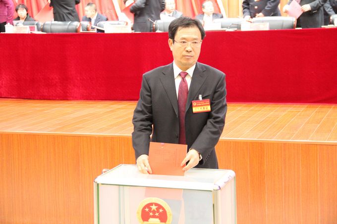 ��ѡ�������������������˴�ί��ίԱ