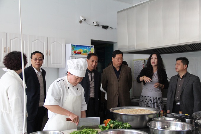 ���˴�ί������������׶�԰������������Ӳ�