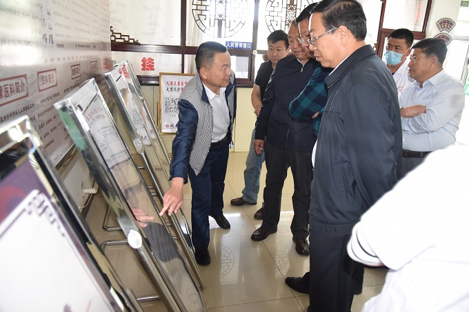 ���˴�ί��������ȫ����ҽ��ҽҩ��չ������е���