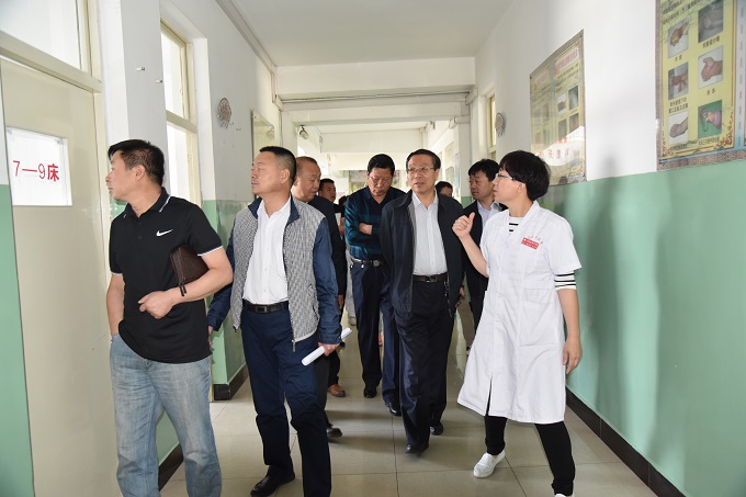 ���˴�ί��������ȫ����ҽ��ҽҩ��չ������е���