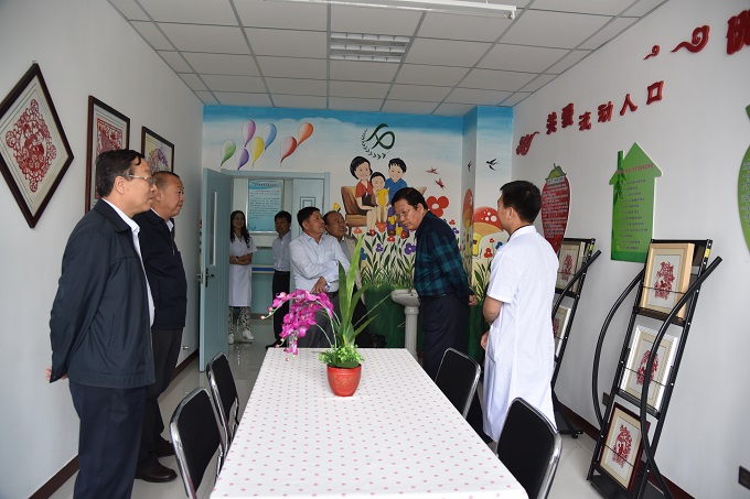 ���˴�ί��������ȫ����ҽ��ҽҩ��չ������е���