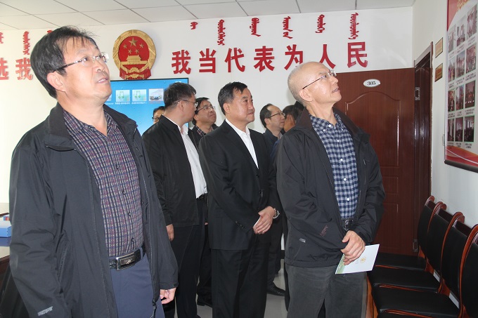 自治区督察组到我区就“推动人大工作系列决策部署”落实情况进行实地督查