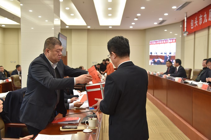 区人大召开十六届人大常委会第三十四次会议