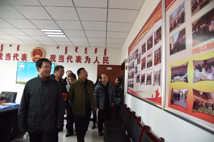 区人大常委会对全区“人大代表之家”建设及活动开展情况进行实地观摩