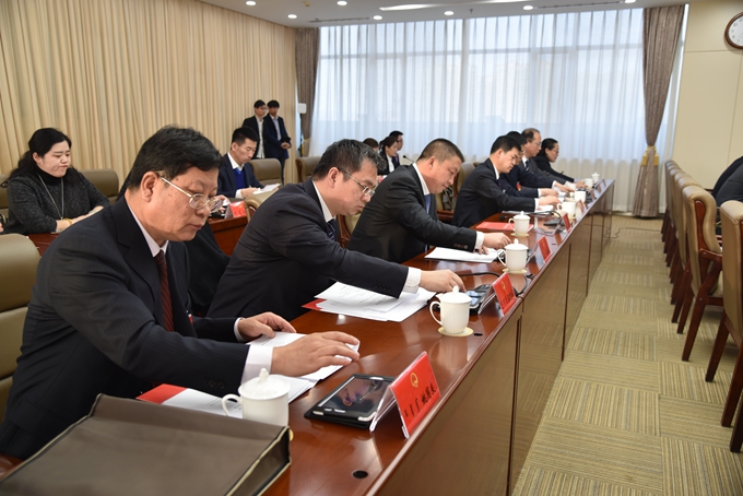 ��ʮ�����˴���λ����ٿ���ϯ�ŵ�һ�λ���