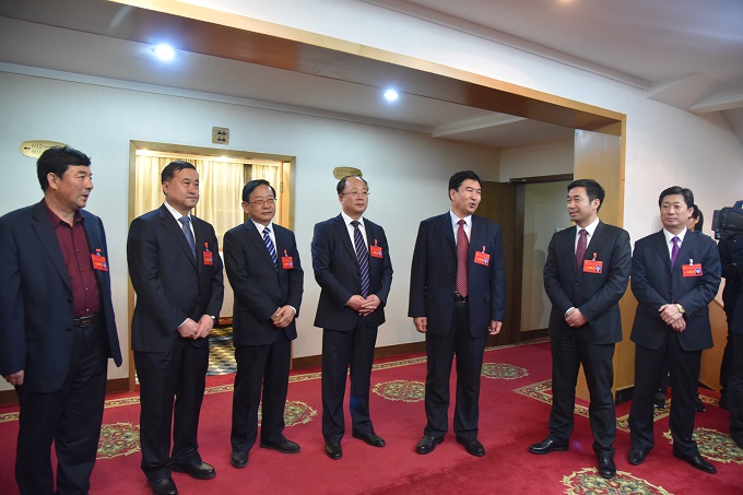 ���ľ��� ��ץʵ�� ��ı��ͷ�·�չ