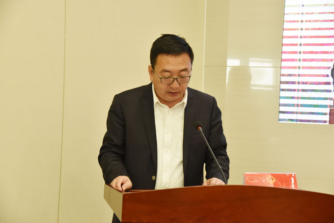 区人大召开十六届人大常委会第三十七次会议