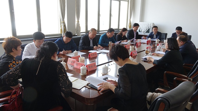 区人大常委会调研全区医技队伍建设情况