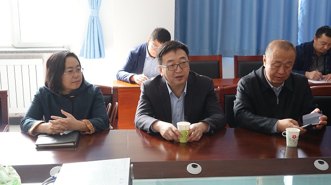 区人大常委会调研全区医技队伍建设情况