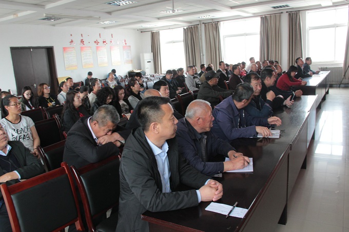 哈林格尔镇人大召开人大代表培训班