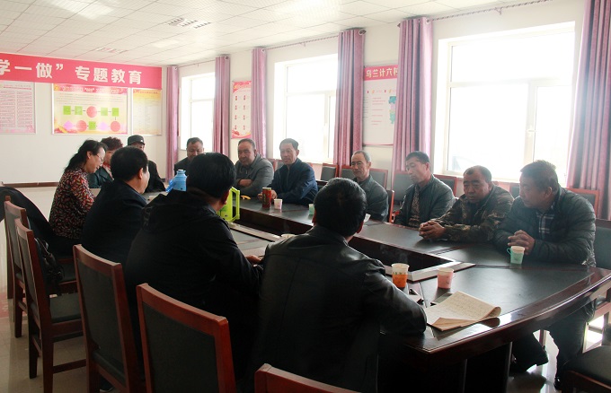 区人大常委会副主任张开玉下基层联系代表,了解民情