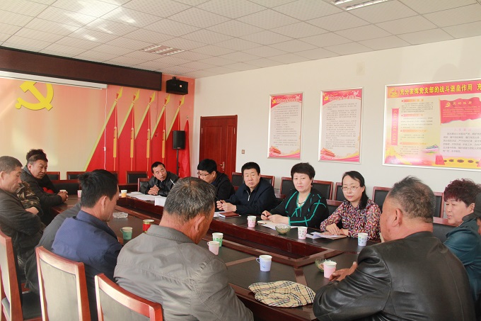 区人大常委会副主任张开玉下基层联系代表,了解民情