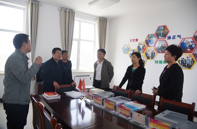 市人大常委会选任联委调研我区代表之家提档升级工作