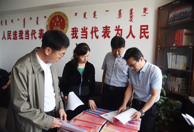 市人大常委会选任联委调研我区代表之家提档升级工作