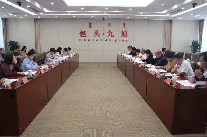 ���˴�������᳹��ʵ�������Ļ��Ų����� ��һ��һ������������е���