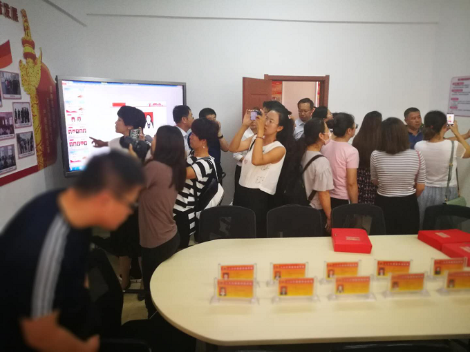 ȫ���˴�ί���μ���ѵ��ѧԱ��ɳ�ӽֵ���ï�������ƽ������˴����֮�ҽ����ֳ���Ħ��ѧ